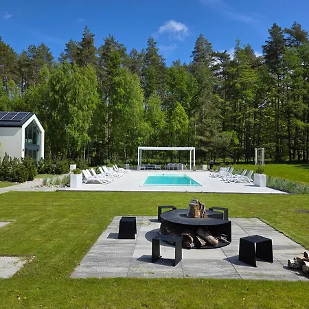 Apartmanhotel Nova Sea - Dom Nad Morzem, Podgrzewany Basen, Sauna, Balia Z Jacuzzi,starlink Ulinia