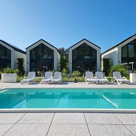 Nova Sea - Dom Nad Morzem, Podgrzewany Basen, Sauna, Balia Z Jacuzzi,starlink Apartmanhotel
