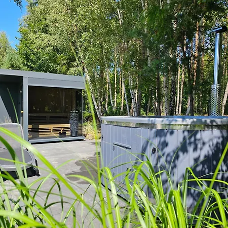 アパートホテル Nova Sea - Dom Nad Morzem, Podgrzewany Basen, Sauna, Balia Z Jacuzzi,starlink Ulinia